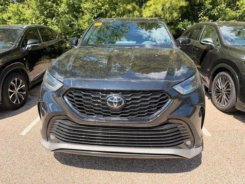 Midnight Black Metallic 2023 Toyota Highlander XSE