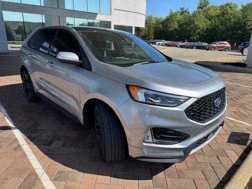 2022 Ford Edge ST