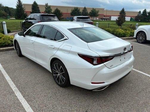Eminent White Pearl 2023 Lexus ES 350 Base