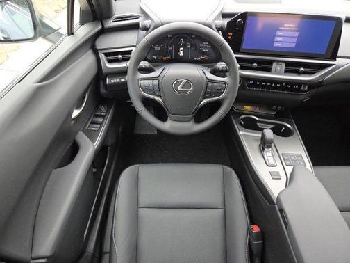 2025 Lexus UX 300h Premium