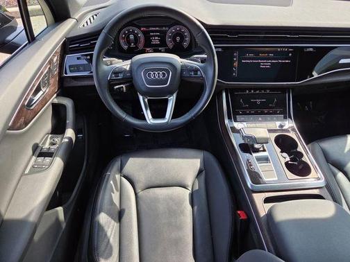 Night Black 2020 Audi Q7 45 Premium