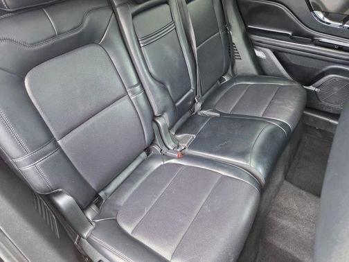 Infinite Black Metallic Clearcoat 2022 Lincoln Corsair Standard