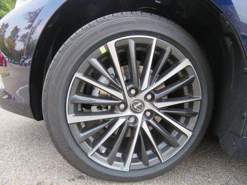 Mica 2023 Lexus ES 300h Base
