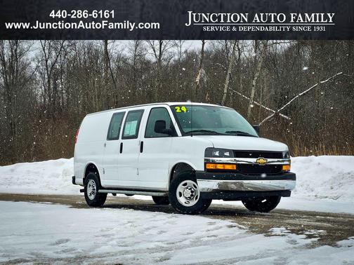 2024 Chevrolet Express 2500 RWD 2500 Regular Wheelbase WT