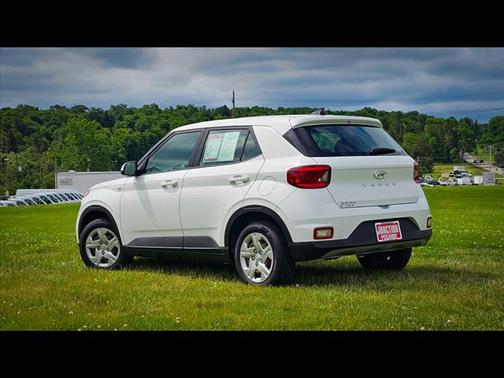 2020 Hyundai VENUE SE