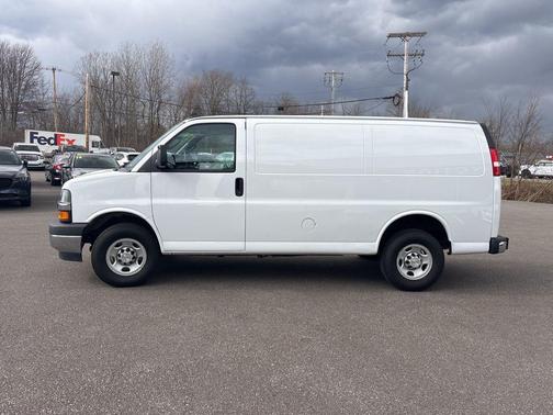 2024 Chevrolet Express 2500 RWD 2500 Regular Wheelbase WT
