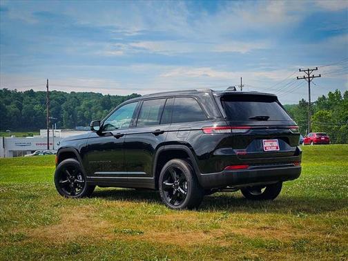 2022 Jeep Grand Cherokee Altitude