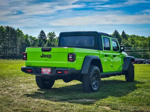 Limited Edition Gecko Clearcoat 2021 Jeep Gladiator Mojave 4x4