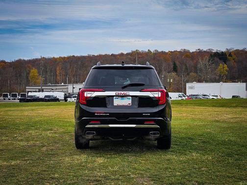 2022 GMC Acadia Denali