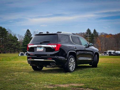 2022 GMC Acadia Denali