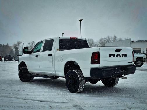 2026 RAM 2500 Tradesman Crew Cab 4x4 6'4' Box