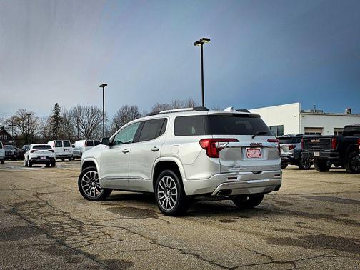 2020 GMC Acadia Denali