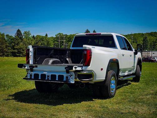 Summit White 2026 GMC Sierra 3500 SLE