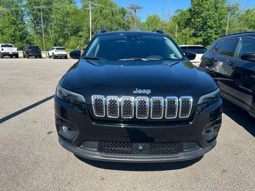 Diamond Black Crystal Pearlcoat 2022 Jeep Cherokee Latitude Lux