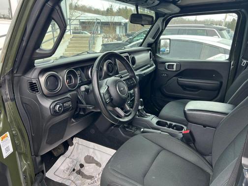 2022 Jeep Wrangler Willys