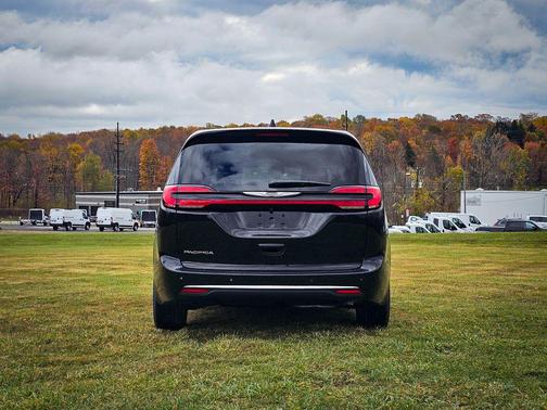 2026 Chrysler Pacifica L