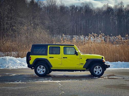2022 Jeep Wrangler Unlimited Sport