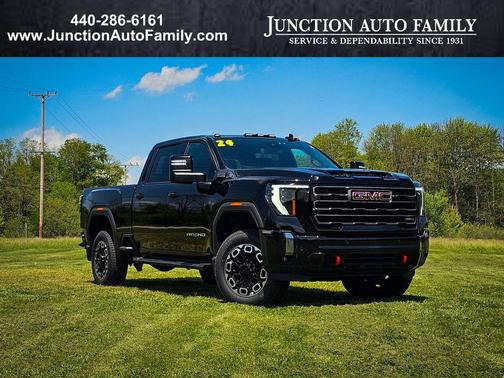 Onyx Black 2024 GMC Sierra 2500 AT4