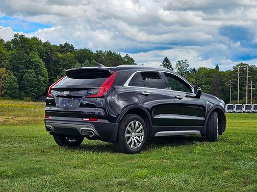 2022 Cadillac XT4 Premium Luxury