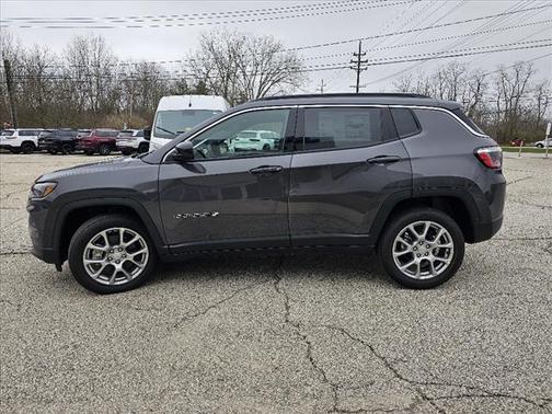 2024 Jeep Compass Latitude Lux