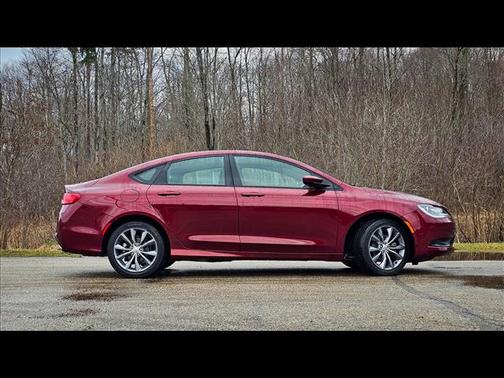2016 Chrysler 200 S
