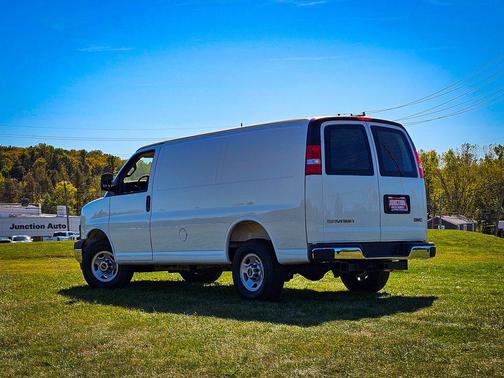 2025 GMC Savana 2500 Work Van