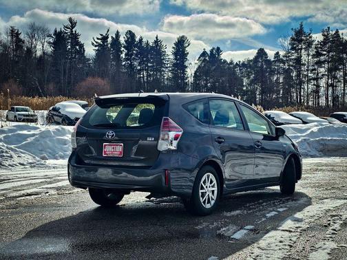 2016 Toyota Prius v Two