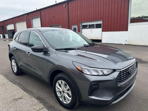Carbonized Gray Metallic 2023 Ford Escape Active