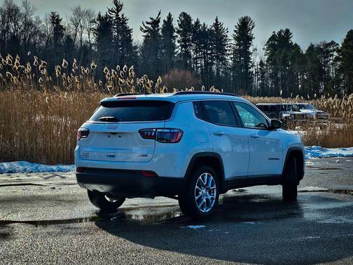 2024 Jeep Compass Latitude Lux
