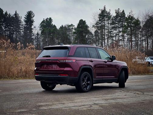 2024 Jeep Grand Cherokee Altitude