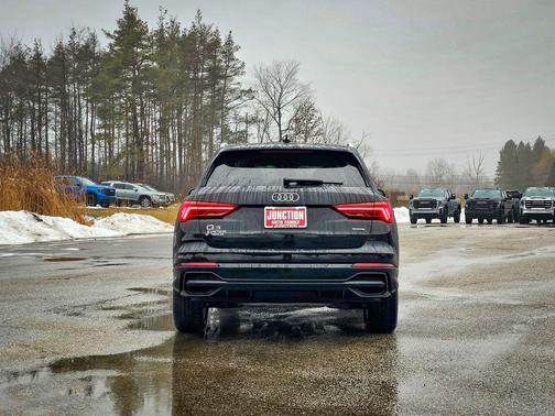2022 Audi Q3 45 S line Premium