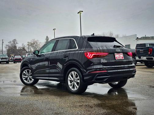 2022 Audi Q3 45 S line Premium