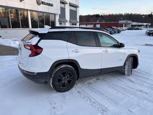 2024 GMC Terrain AWD AT4