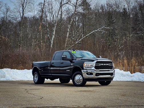 2024 RAM 3500 Big Horn Crew Cab 4x4 8' Box