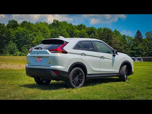 2022 Mitsubishi Eclipse Cross LE