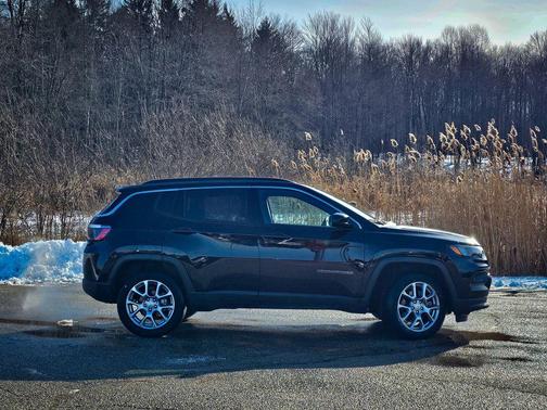 2024 Jeep Compass Latitude Lux