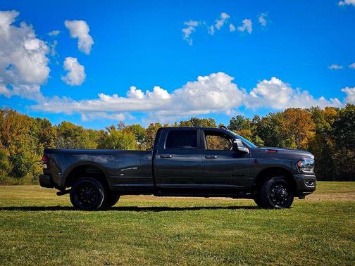 2024 RAM 3500 Big Horn Crew Cab 4x4 8' Box