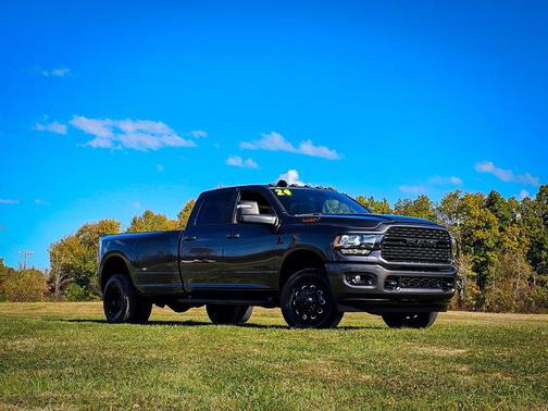 2024 RAM 3500 Big Horn Crew Cab 4x4 8' Box