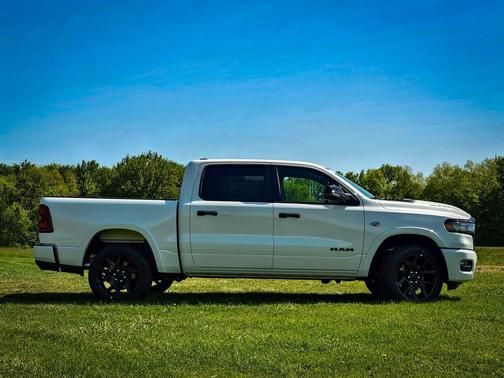 Bright White Clearcoat 2026 RAM 1500 Laramie