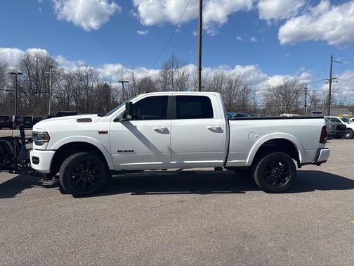 2019 RAM 2500 Laramie Crew Cab 4x4 6'4' Box