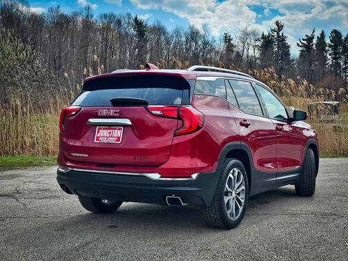 Red Quartz Tintcoat 2020 GMC Terrain SLT