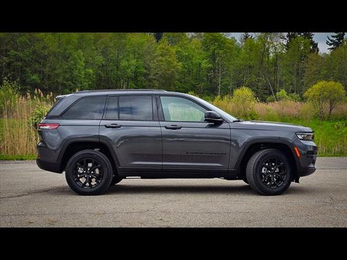 2025 Jeep Grand Cherokee Altitude
