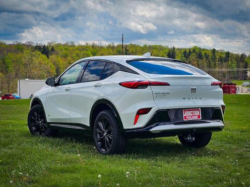 Summit White 2026 Buick Envista Sport Touring FWD
