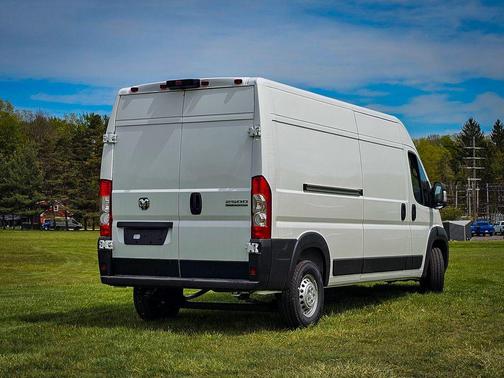 Bright White Clearcoat 2026 RAM ProMaster 2500 Tradesman