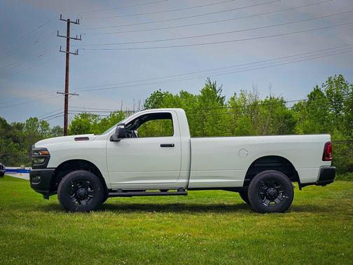 Bright White Clearcoat 2026 RAM 3500 Tradesman Regular Cab 4x4 8' Box