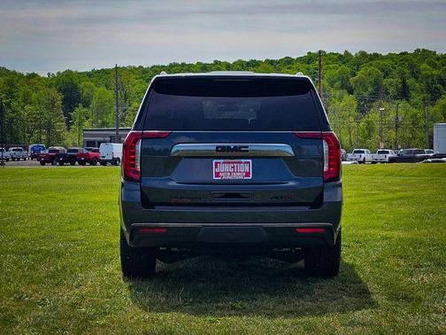 Dark Sky Metallic 2021 GMC Yukon XL 4WD AT4