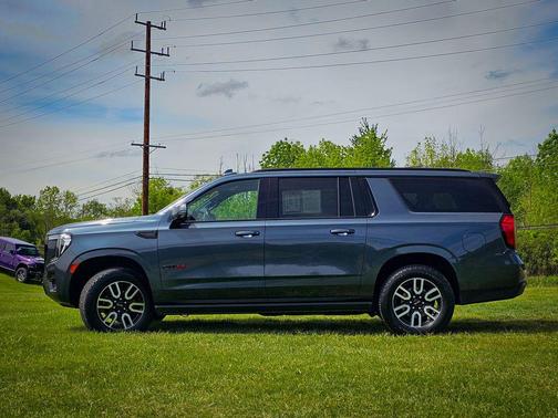 Dark Sky Metallic 2021 GMC Yukon XL 4WD AT4