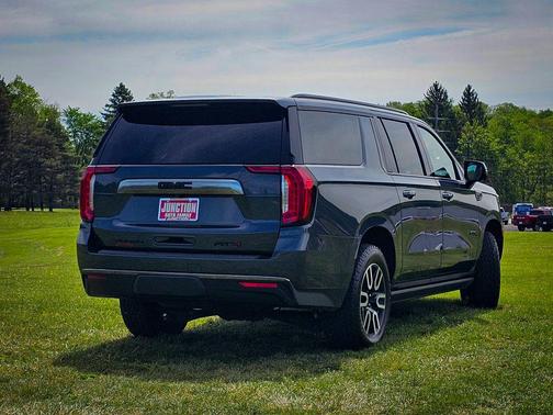 Dark Sky Metallic 2021 GMC Yukon XL 4WD AT4