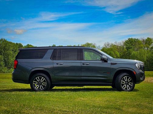 Dark Sky Metallic 2021 GMC Yukon XL 4WD AT4