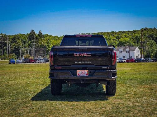 Onyx Black 2024 GMC Sierra 2500 AT4